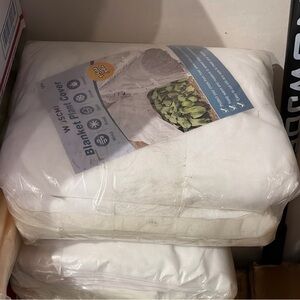 Luxurious White Blanket Cover